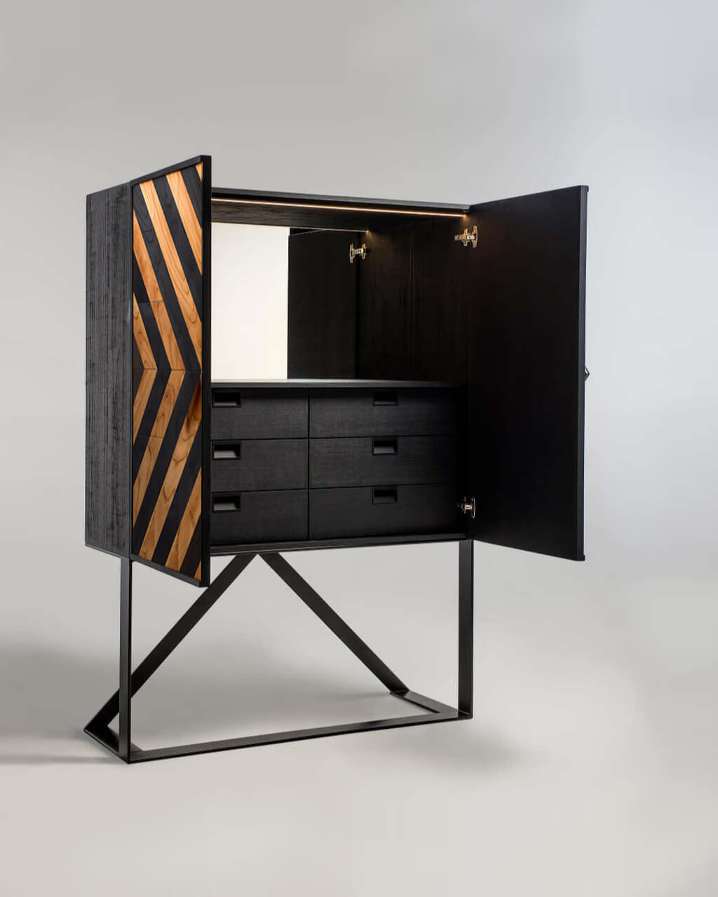 Mahana Cabinet C&B