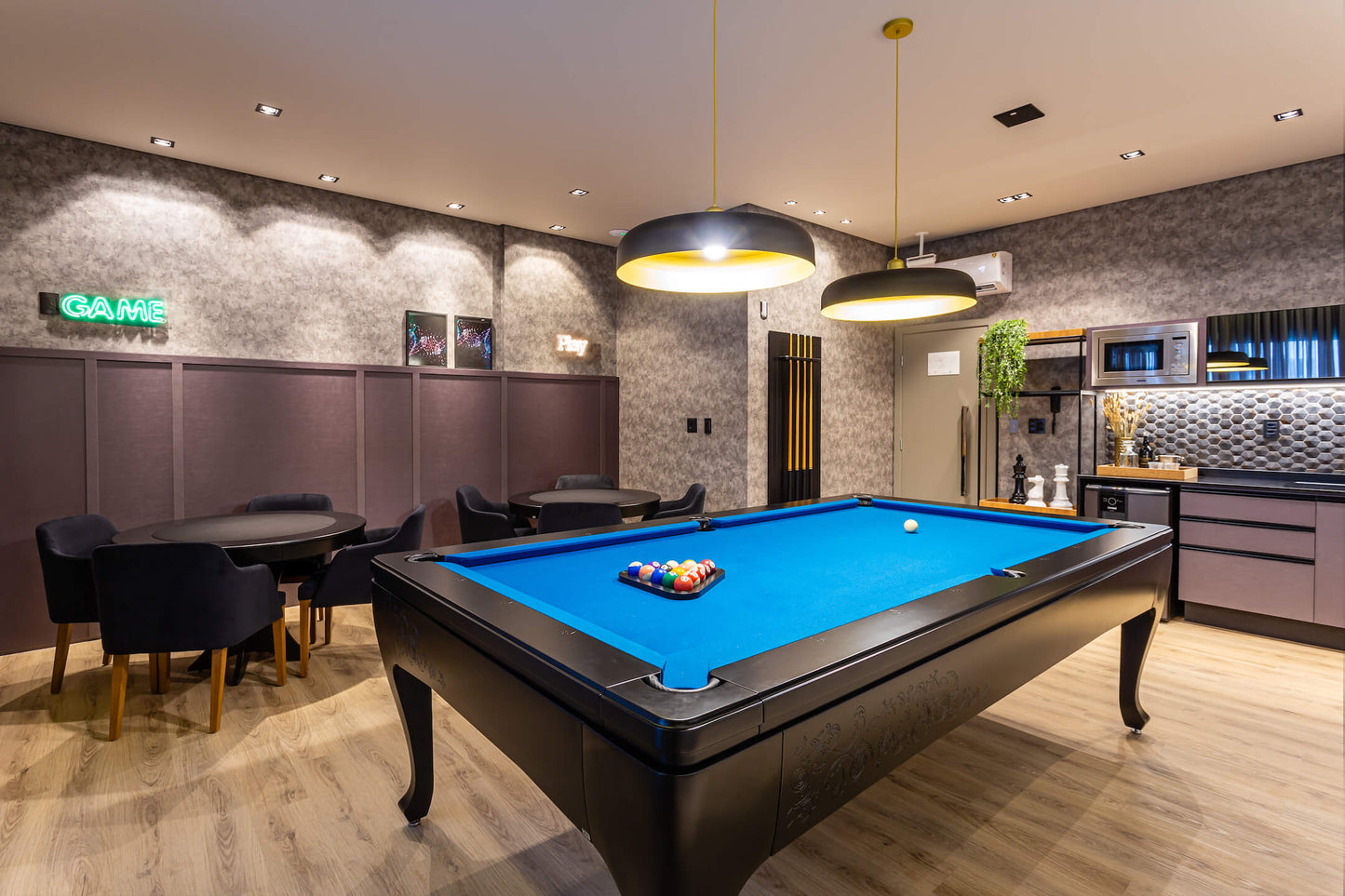 Milan Pool Table